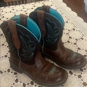 Women’s Ariat Leather Brown Boots with Turquoise Trim Size 10 B
